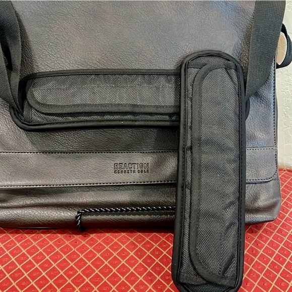 Laptop Bag Leather Kennith Cole Reaction w inside component pockets efficient - Picture 8 of 8